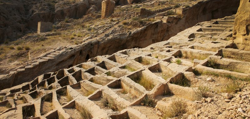 گورستان صخرهای سیراف