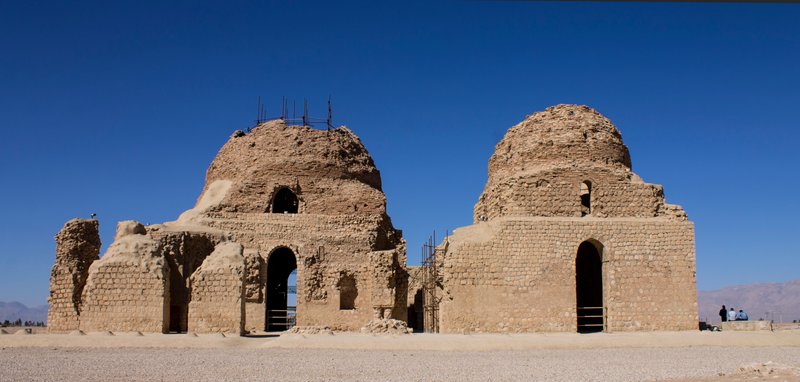 آتشکده و کاخ ساسانی سروستان