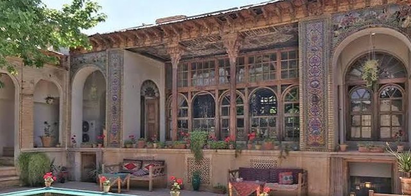 خانه تاریخی منطقینژاد