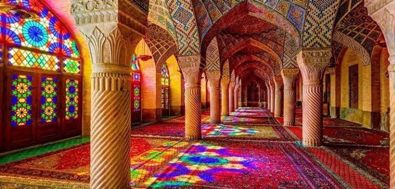 مسجد و بازار و حمام وکیل