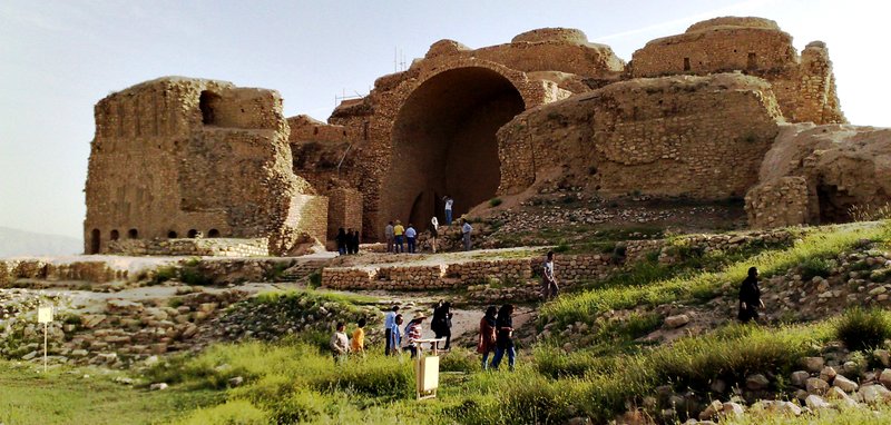 کاخ اردشیر بابکان (آتشکده فیروزآباد)