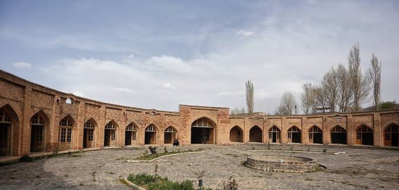 کاروانسرای تاجآباد