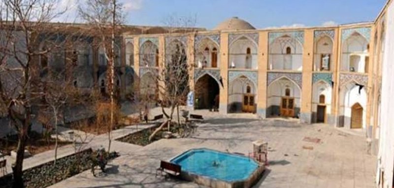 مدرسه صدر بازار