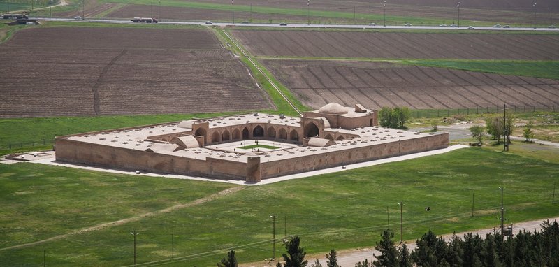 کاروانسرای شاهعباسی بیستون