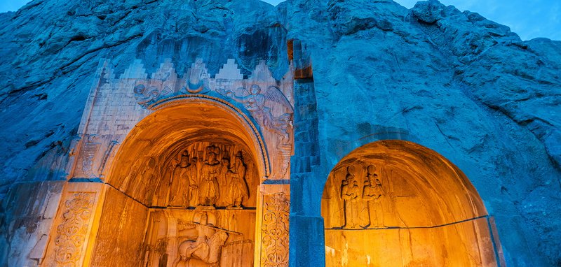 مجموعه طاق بستان