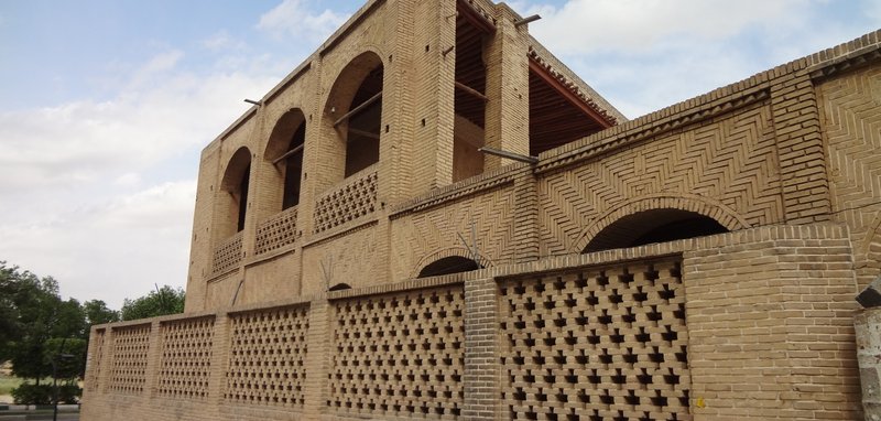 کاروانسرای معین‌التجار