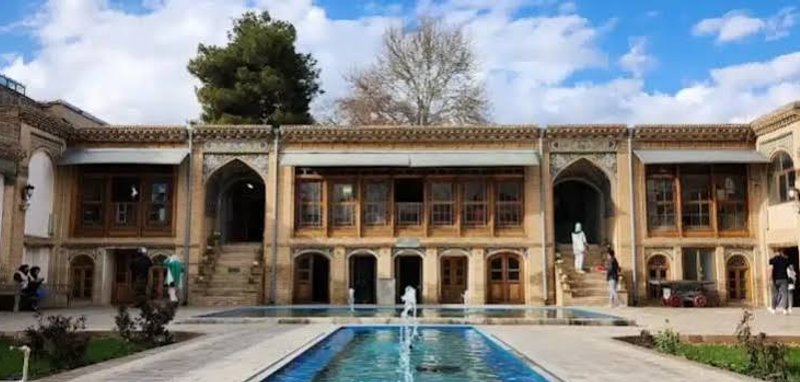 موزه اسناد و مفاخر (خانه تاریخی افتخارالاسلام طباطبایی)