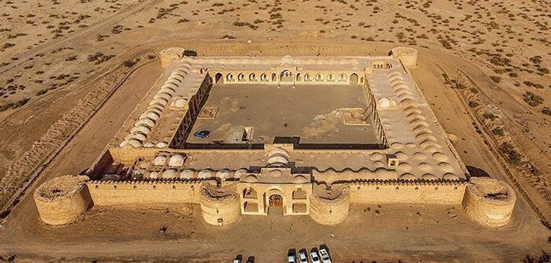 کاروانسرای دیر گچین
